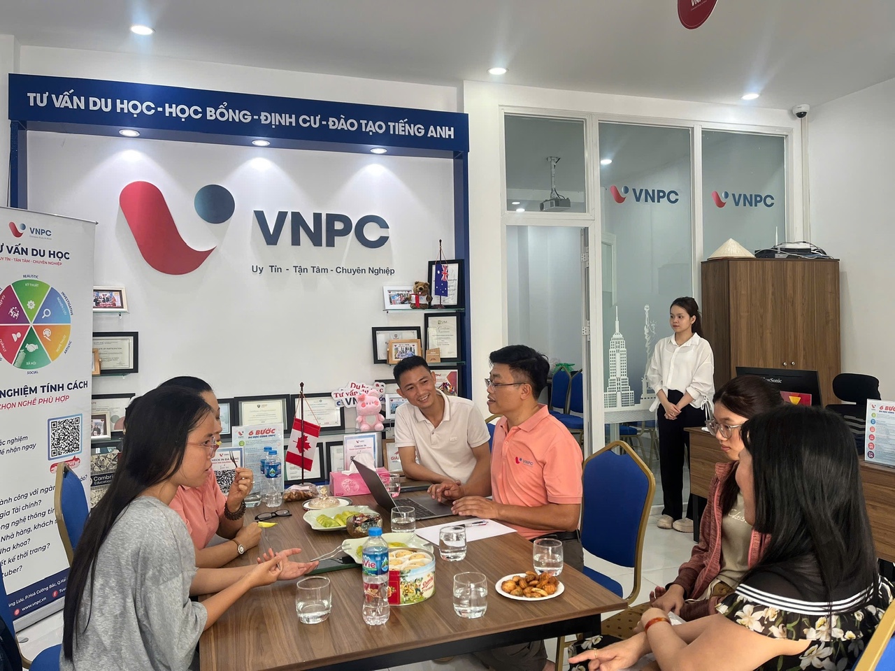 VNPC mở văn phòng mới tại Đà Nẵng - Gắn kết các bạn trẻ miền Trung với giáo dục quốc tế
